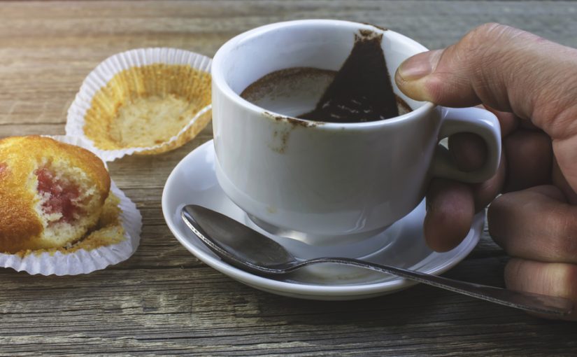 Czar Świtu : Odkrywamy Sekrety Kawy – Od Ziarna przez Prażenie aż po Twoją Kubek Pełną Smaku.